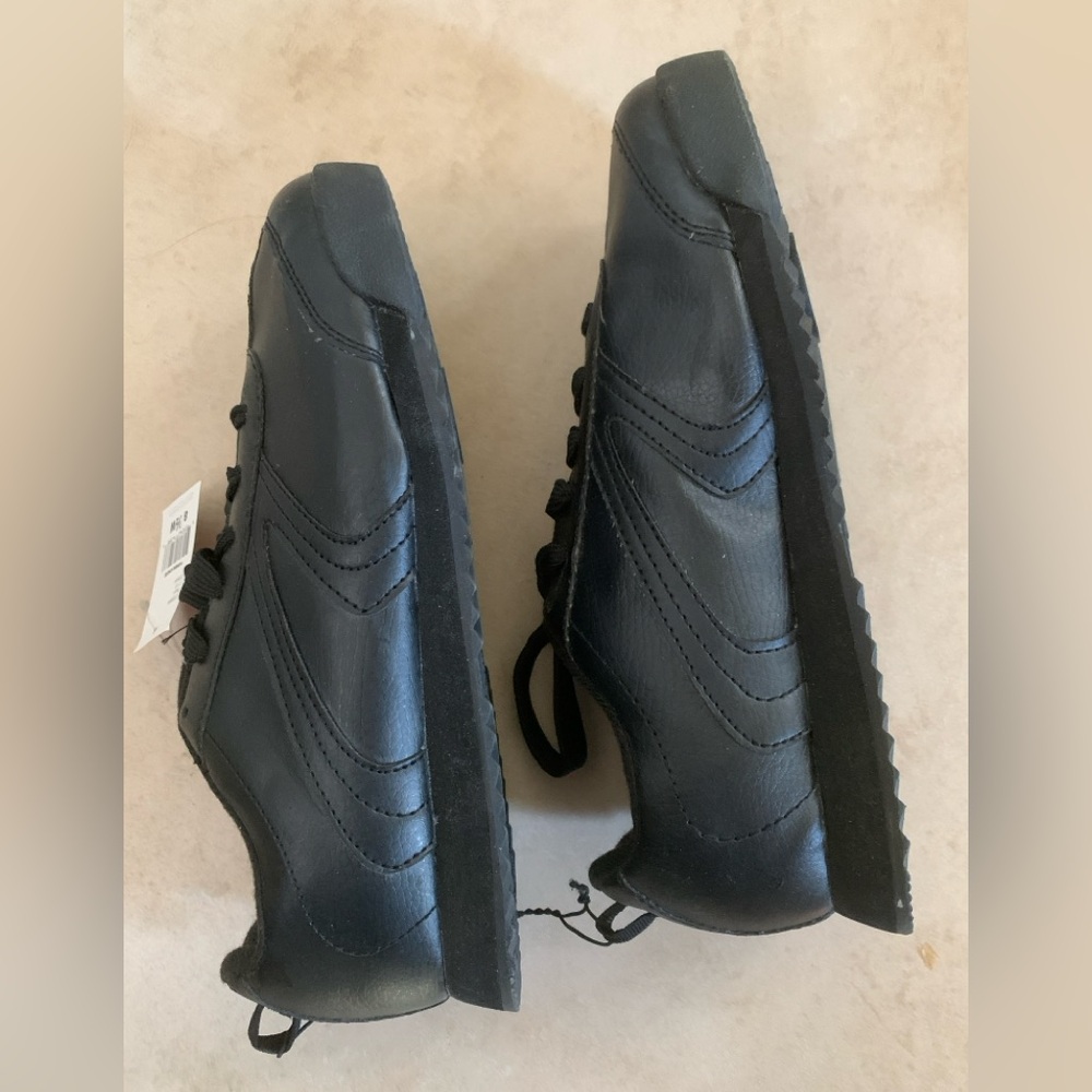 NWT Danskin Women's Black Athletic Shoes - Picture 5 of 8